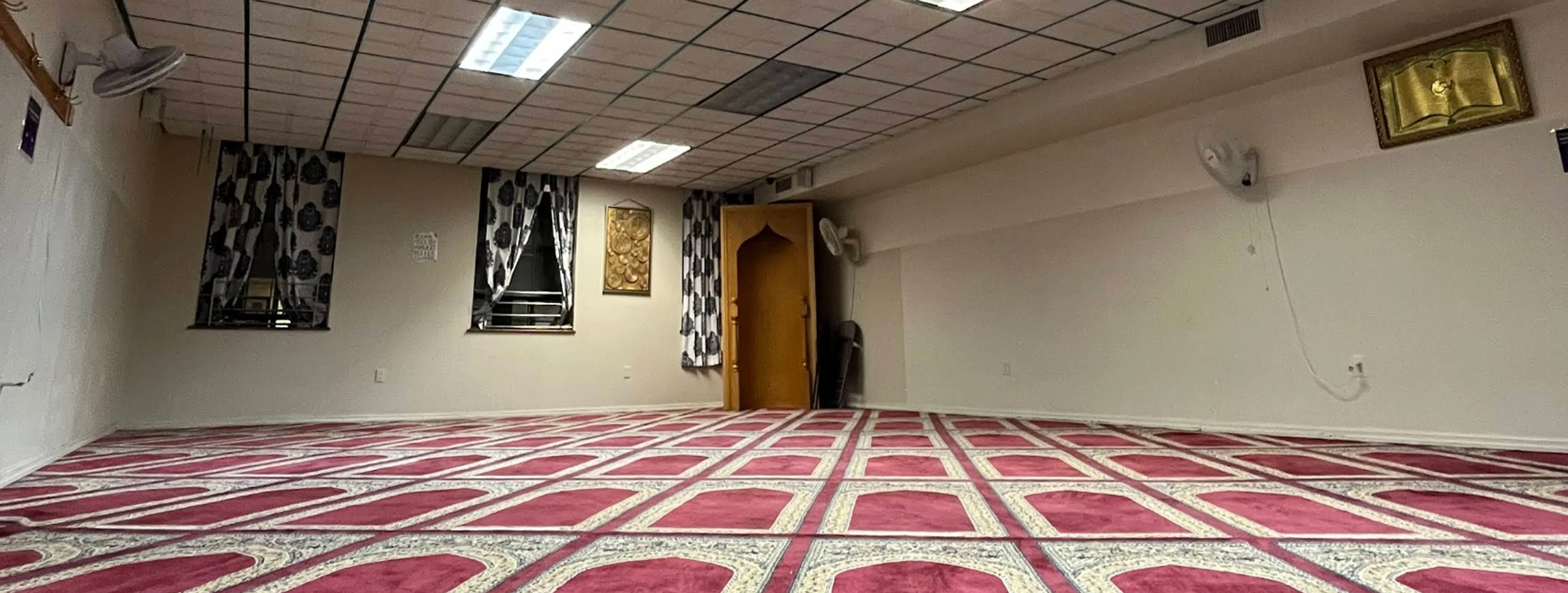 Exterior view of Islamic Society of Mid Manhattan New York City building